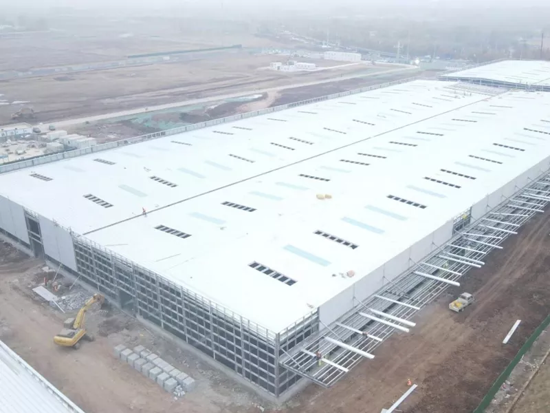 Budova distribučného centra oceľových konštrukcií