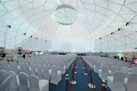 Zavesená výstavná sieň Dome